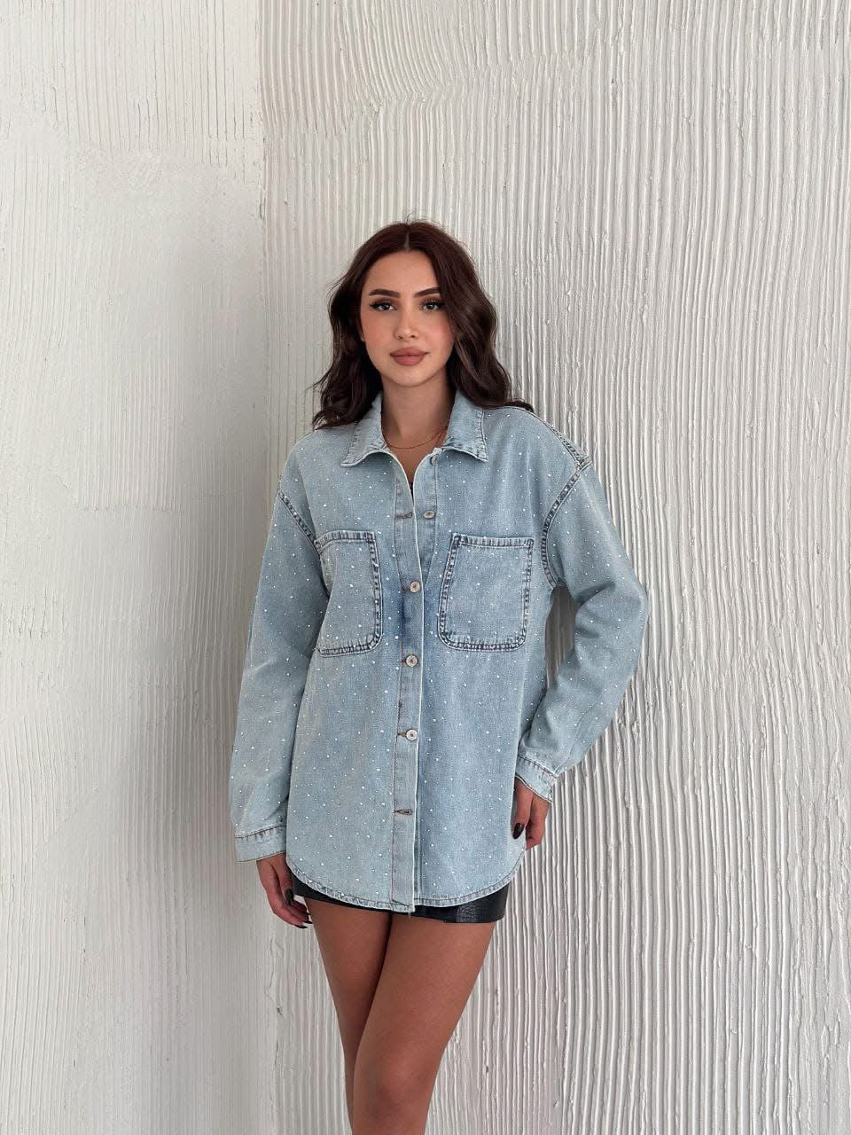 Jachetă oversized din denim deschis cu aplicații din perle