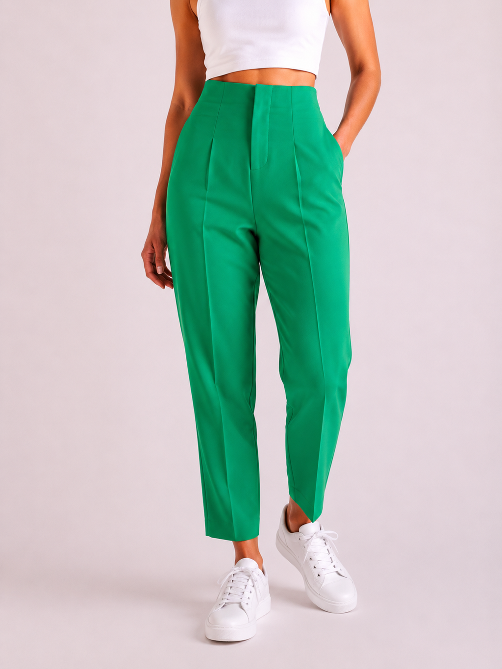 Pantaloni damă eleganți cu talie înaltă și croială conică